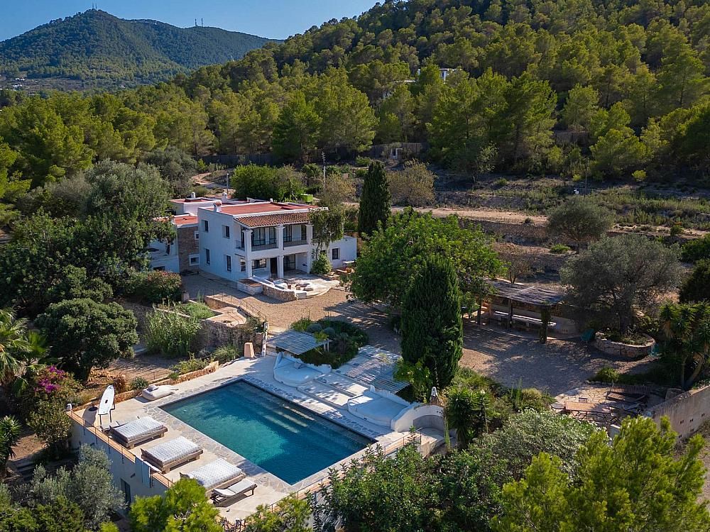 Property photo 1 of 47