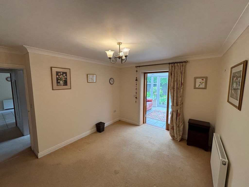Property photo 3 of 25