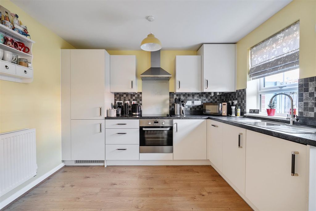 Property photo 2 of 20 1407899-17-69835Ec70F2Fb.Jpg