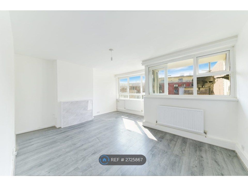 Property photo 2 of 10 Living Room