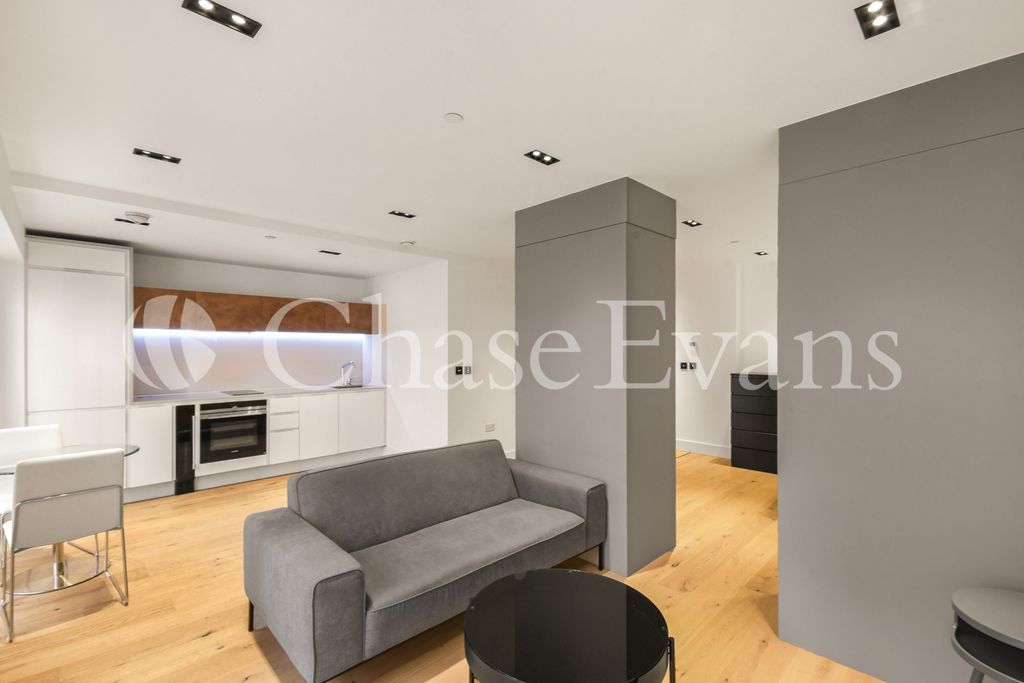 Property photo 1 of 10 Living