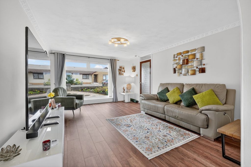 Property photo 2 of 23