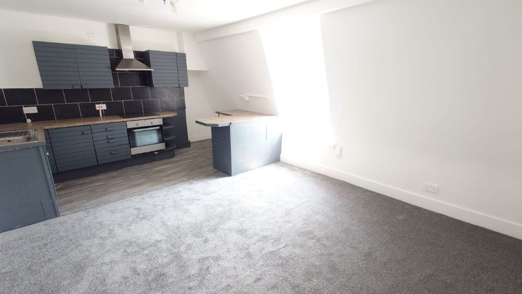 Property photo 1 of 3