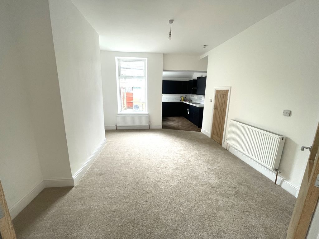 Property photo 3 of 9 Photo 3