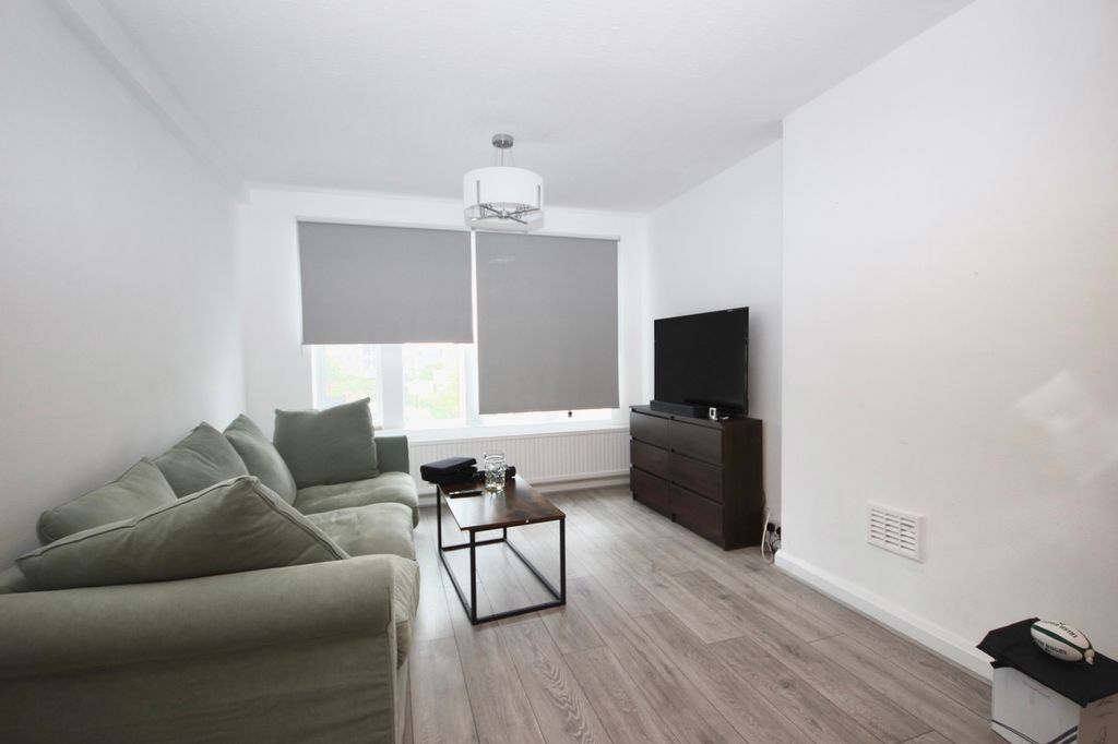 Property photo 2 of 8 Img_9348
