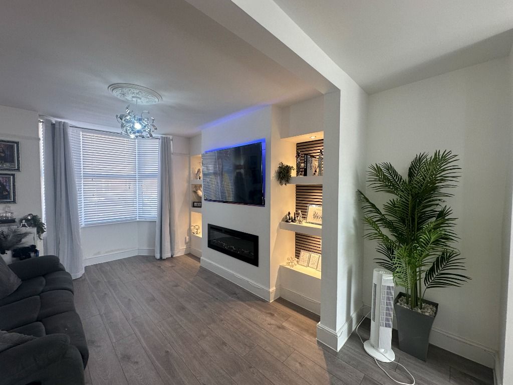 Property photo 2 of 11