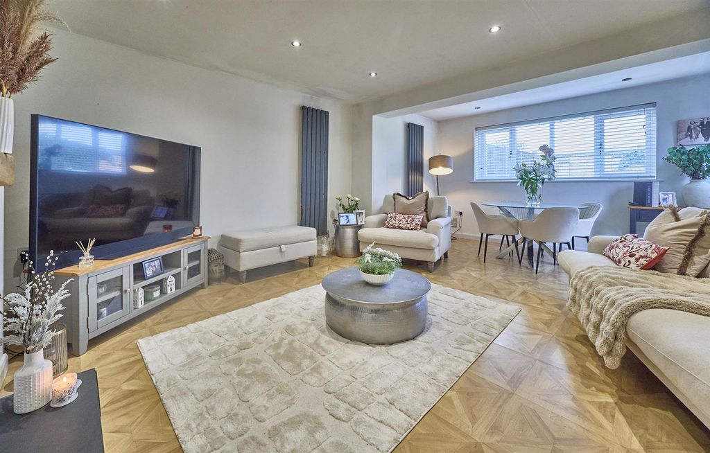 Property photo 3 of 12 Friary Cl Hinckley 8.Jpg