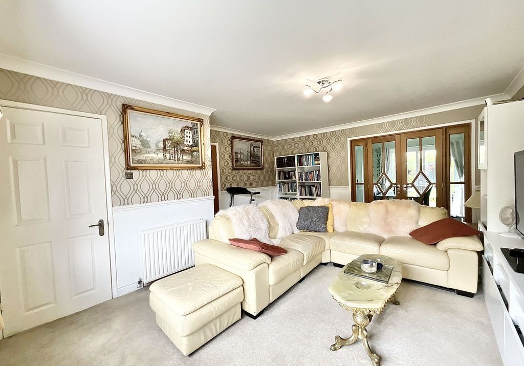 Property photo 2 of 34