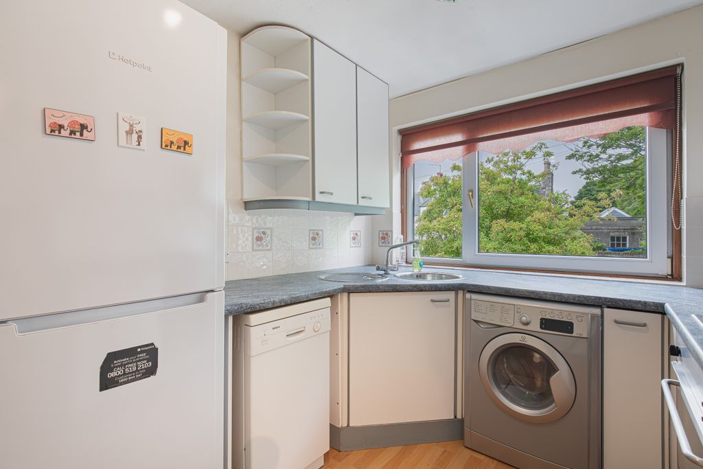 Property photo 1 of 12 Kitchen1