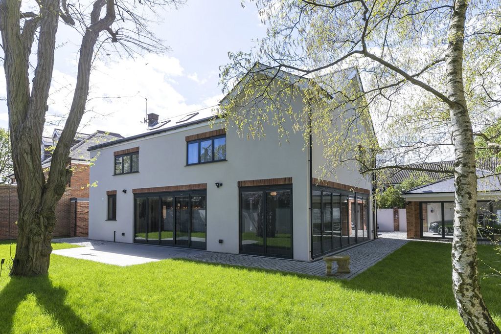 Property photo 1 of 19 Rear