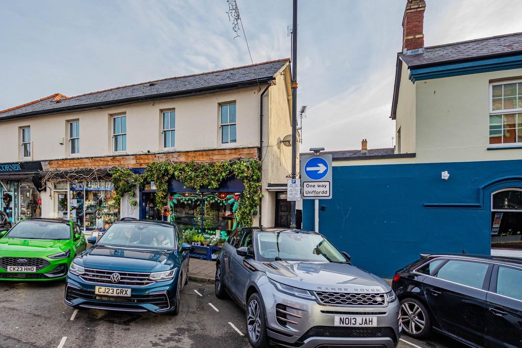 Property photo 1 of 8 Glebe Street 112, 2-8.Jpg