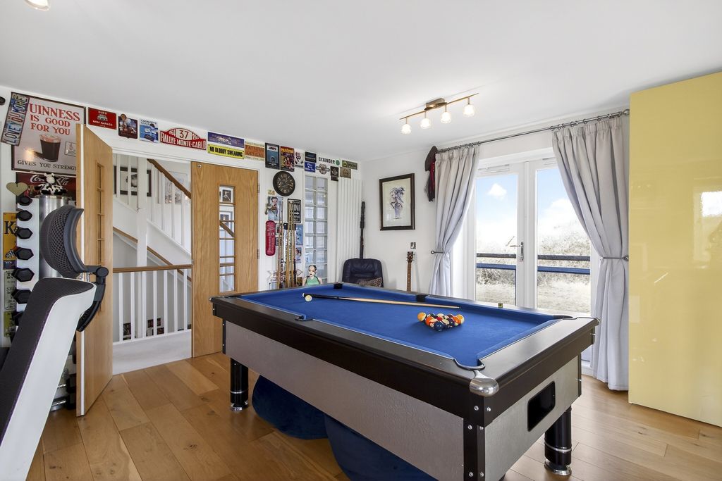 Property photo 3 of 33