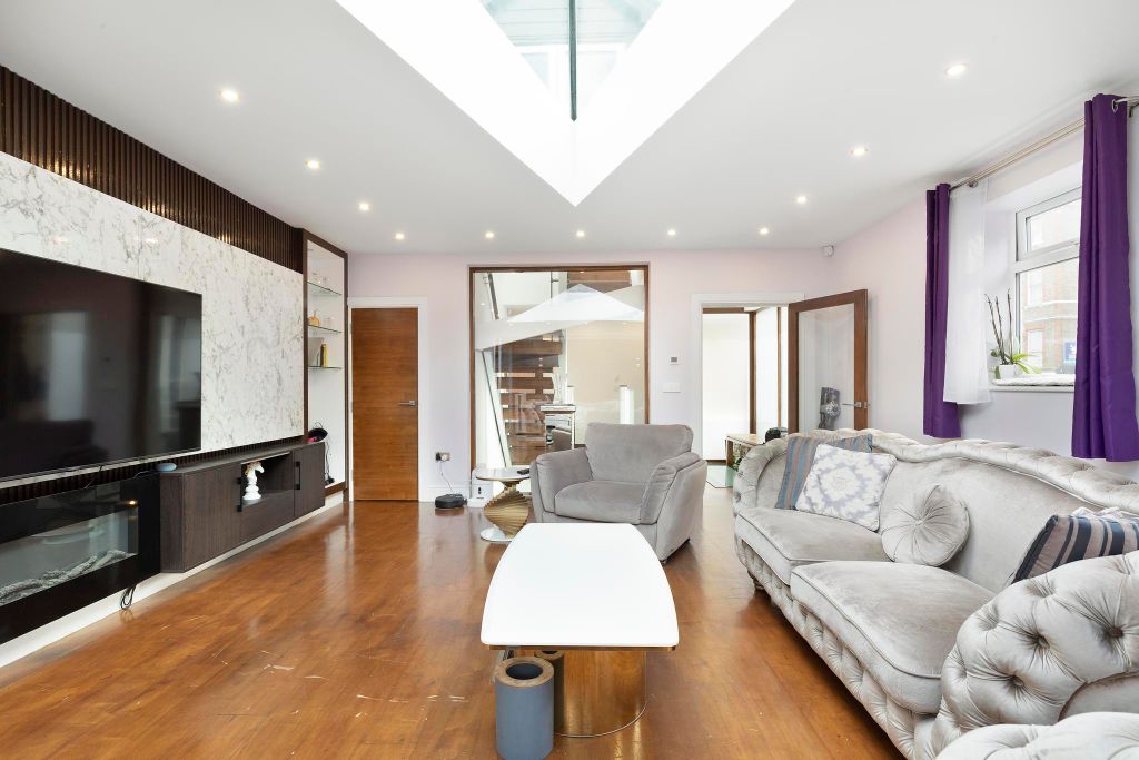 Property photo 3 of 13