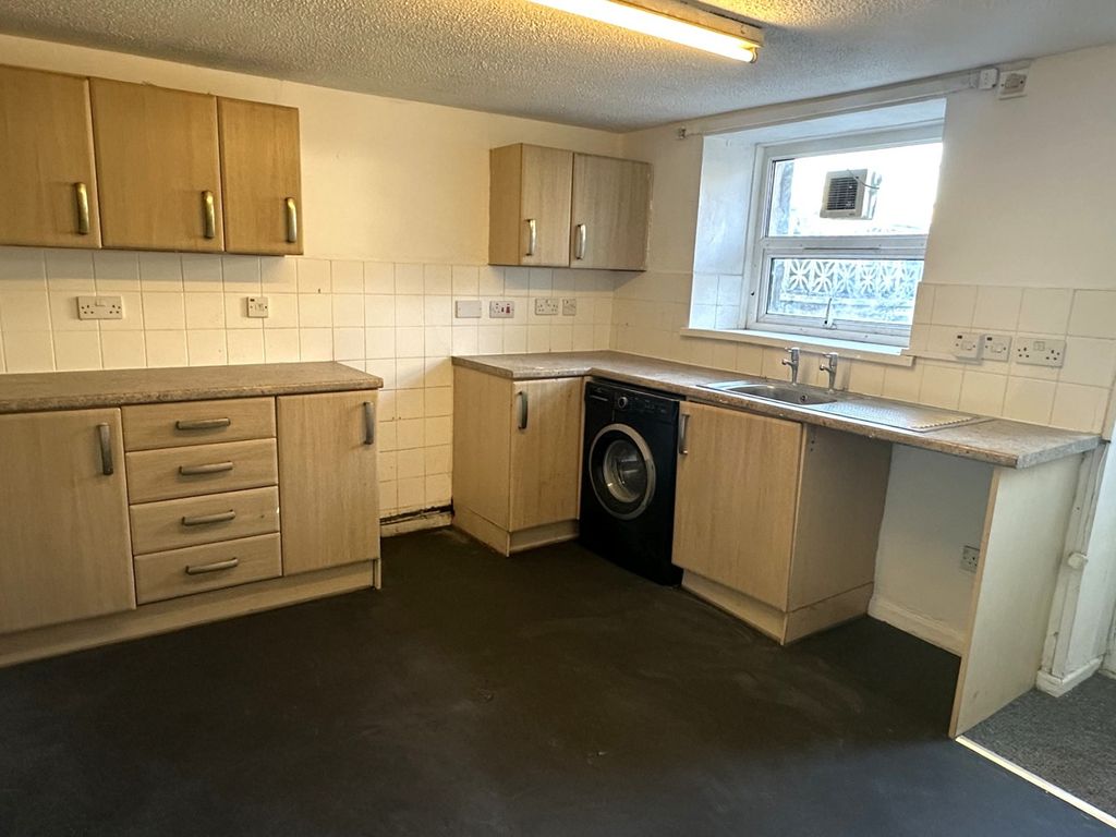 Property photo 3 of 11 Not Specified