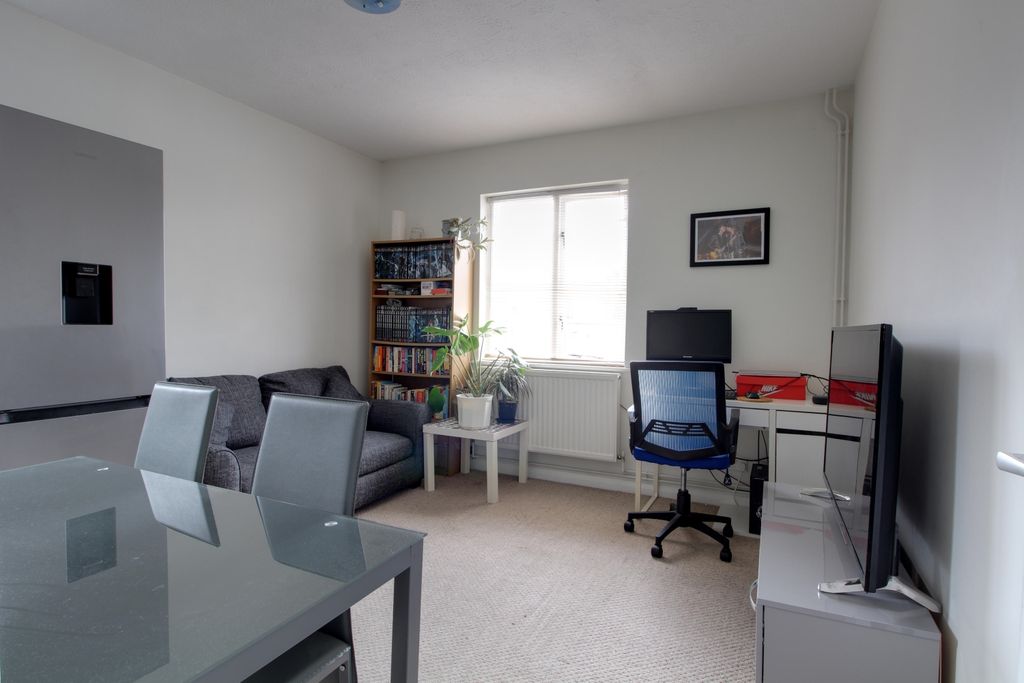 Property photo 1 of 5 Livingarea