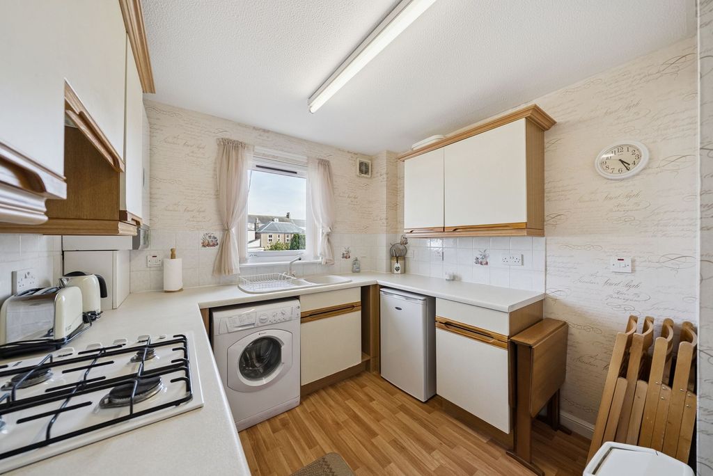 Additional image 9 of 2 bed flat for saleFlat 3, 12 Campbell Street, Helensburgh G84
