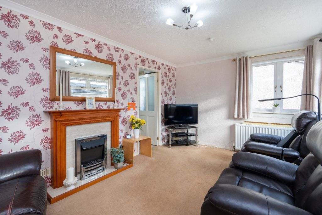 Property photo 2 of 22 4803001