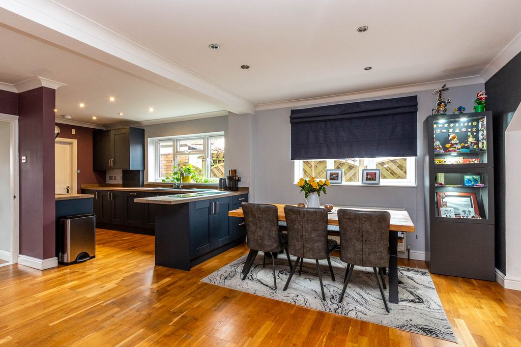 Property photo 2 of 16 Kitchen/Dining Area
