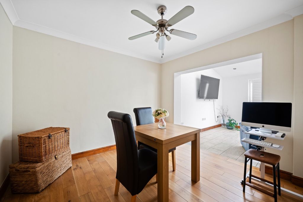 Property photo 3 of 17 4532255