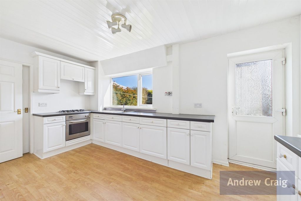 Property photo 2 of 18 Kitchen