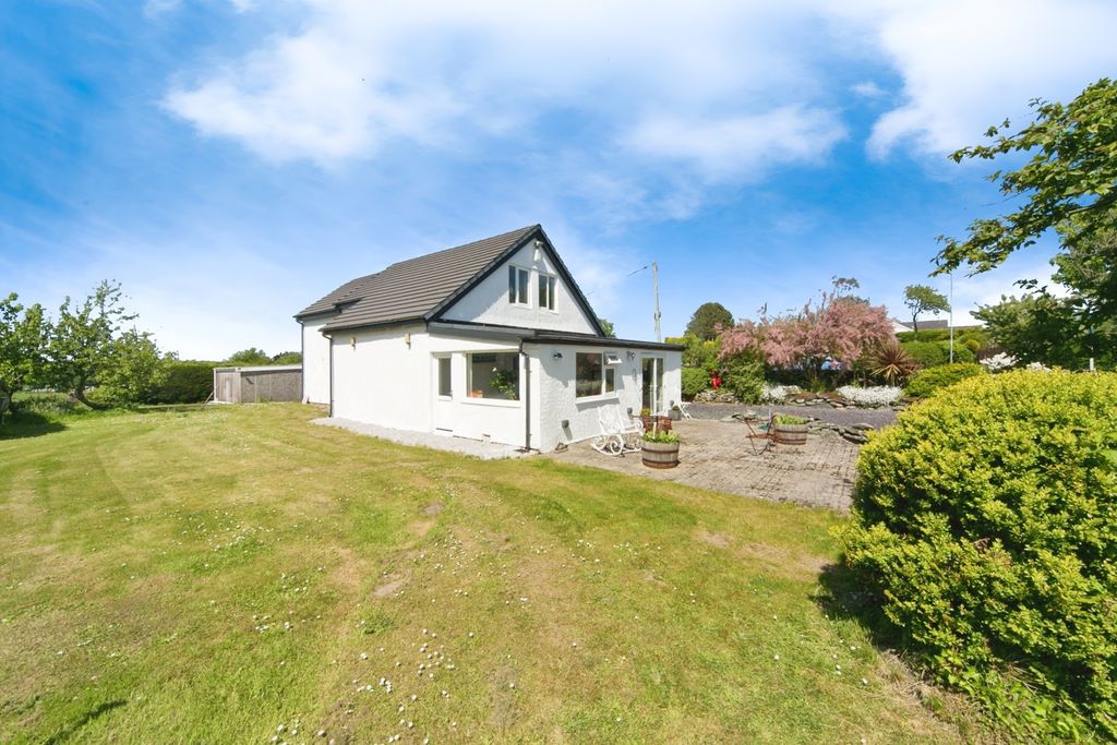 Property photo 2 of 17 Photo