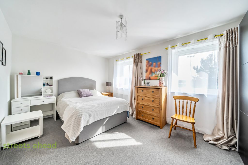 Property photo 2 of 20 d0B63c8d-2A52-4F0...