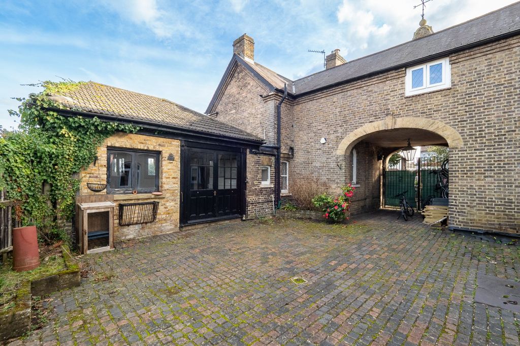 Property photo 3 of 26 Picture No. 39