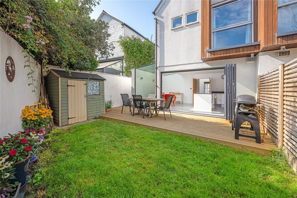 Property photo 2 of 10 Picture No. 15