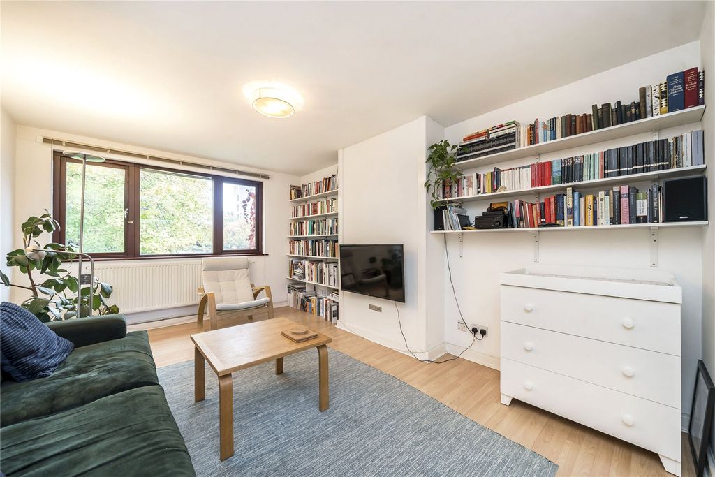 Property photo 2 of 7 Picture No. 13