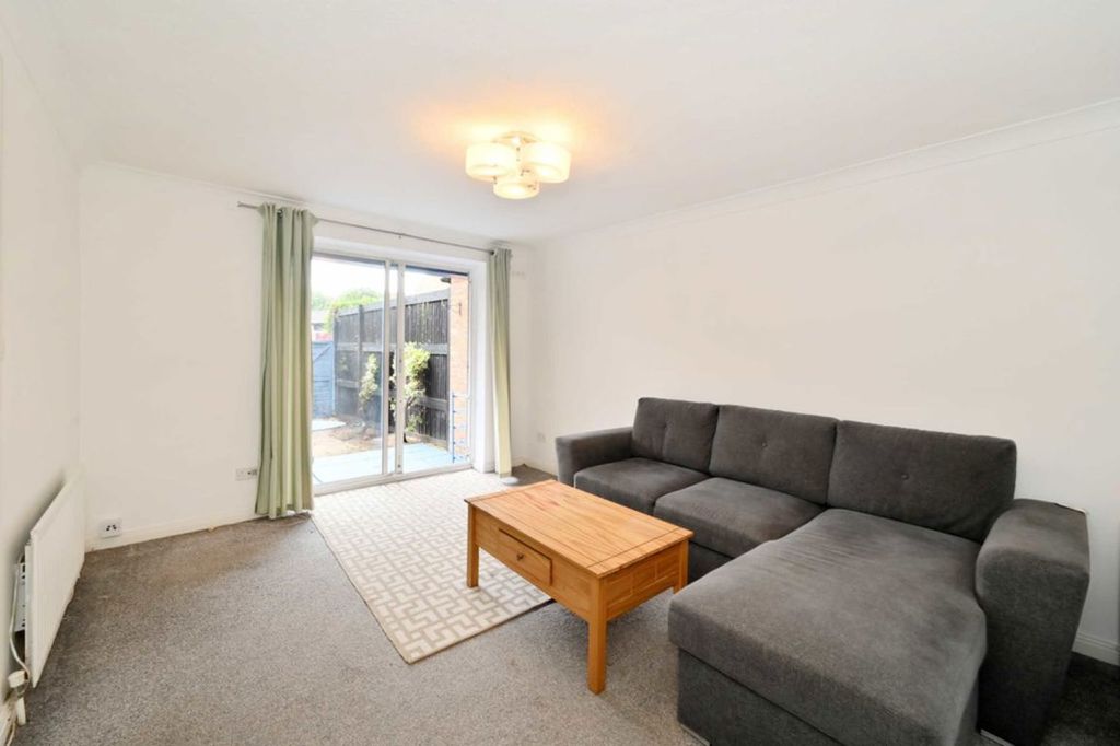 Property photo 2 of 9