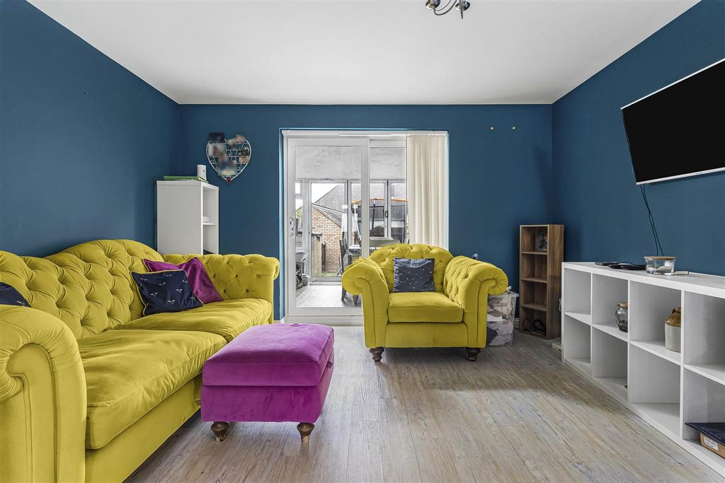 Property photo 2 of 14 15_69211.Jpg