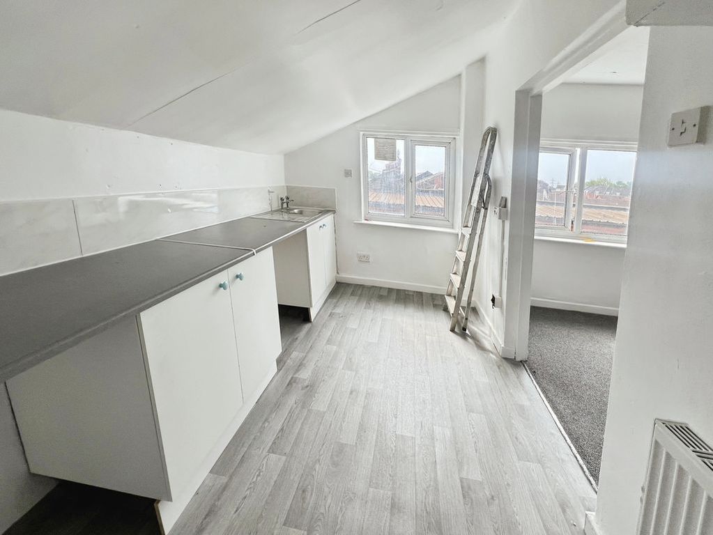 Property photo 3 of 13 Kitchen