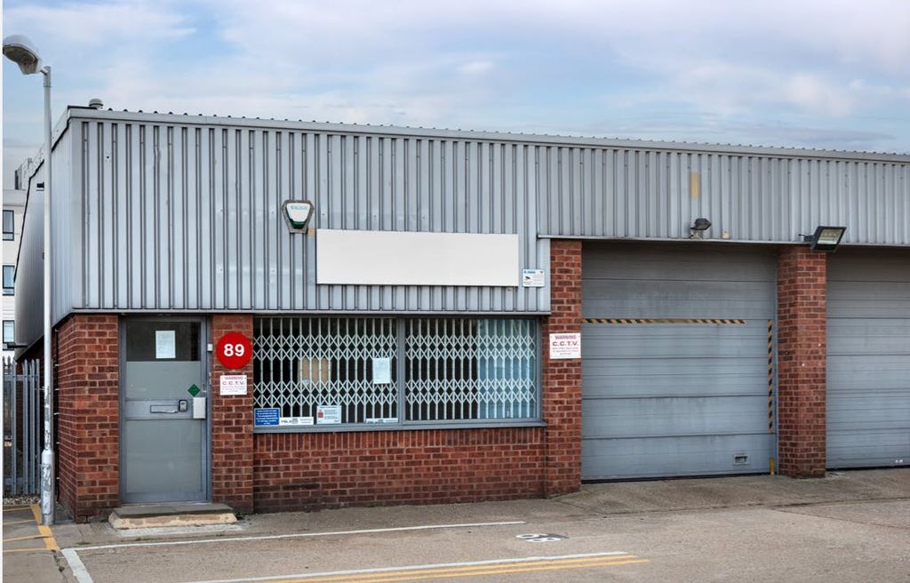 Property photo 1 of 3 89 Whitby Road