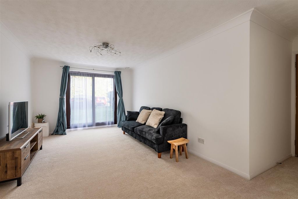 Property photo 2 of 9 Flat 16 Grange House Living3.Jpg