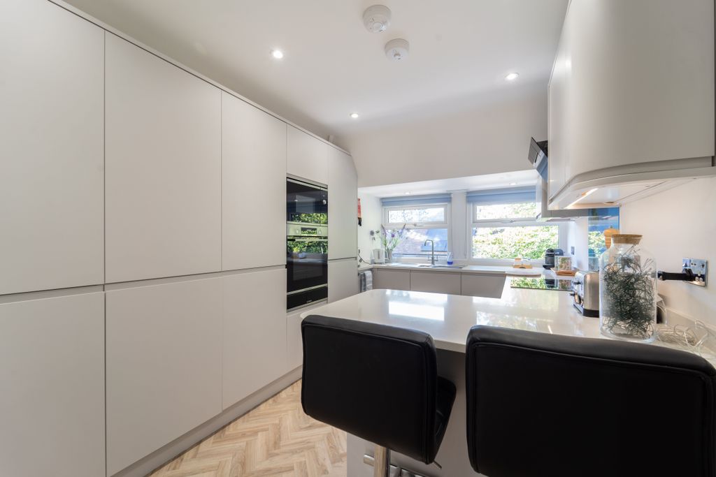 Property photo 1 of 17 Kitchen