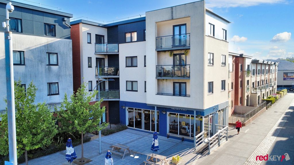 Property photo 1 of 7 External