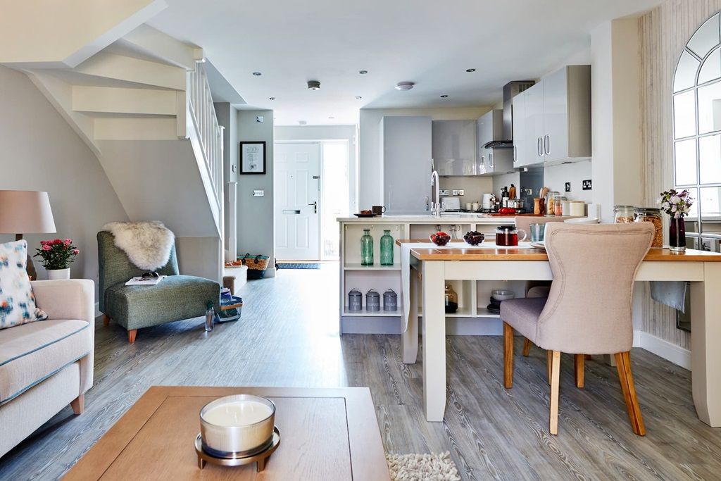 Property photo 2 of 14 Open Plan Space Perfect For Entertaining