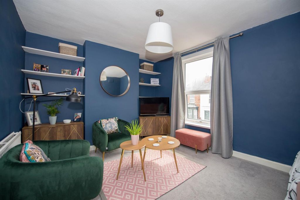 Property photo 3 of 12