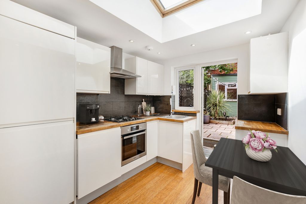 Property photo 2 of 13 Kitchen