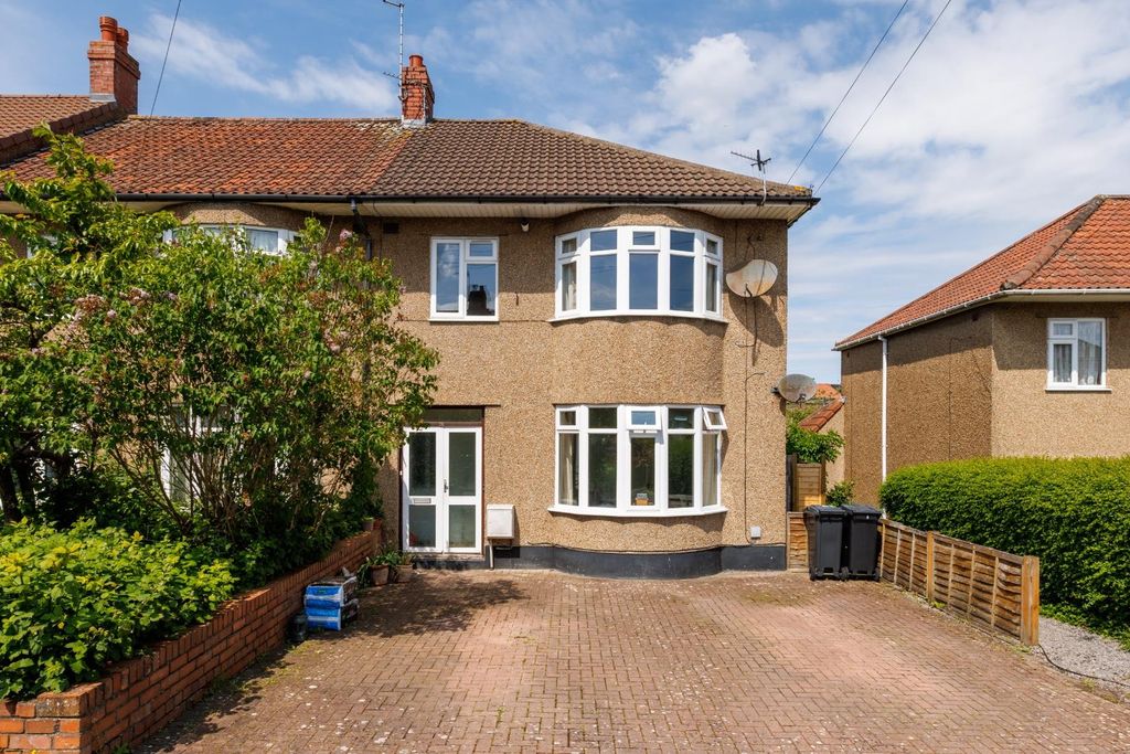 Property photo 2 of 16 Gff 12 Willada Close-20.Jpg