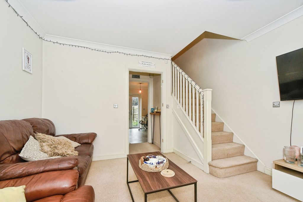 Property photo 2 of 21