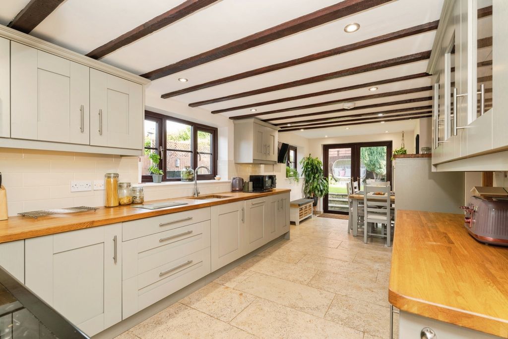 Property photo 2 of 21 Pbox-Img.Jpg