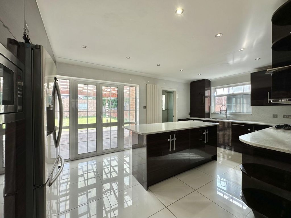 Property photo 3 of 17 c27d696A-9E2F-4F4E-B9c7-1Fcf760Ed3Be.Jpg