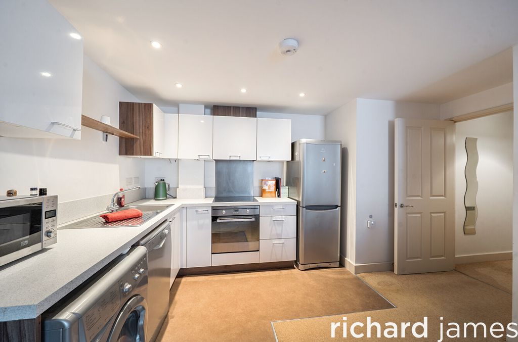 Property photo 2 of 12 3B9E3787F03741B6B3E11203Bf058E47