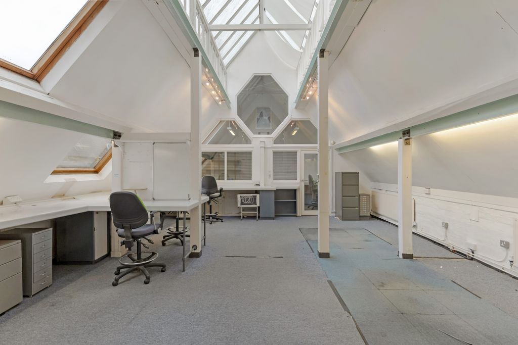 Property photo 2 of 25