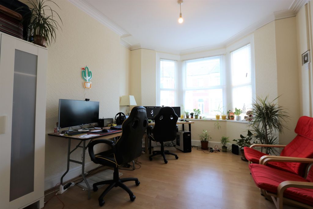 Property photo 2 of 12