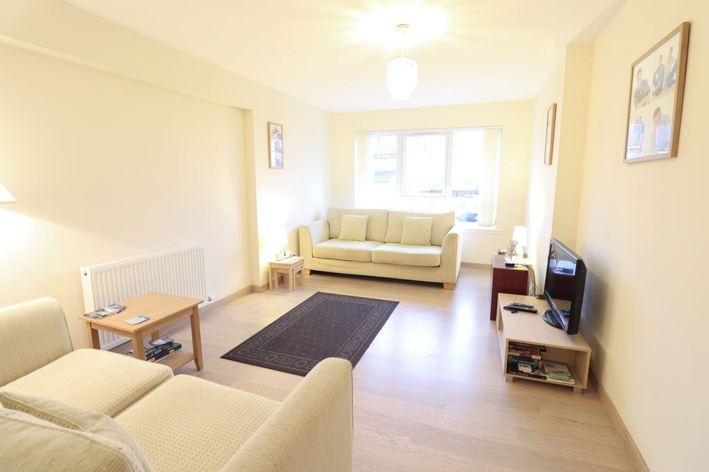 Property photo 2 of 25