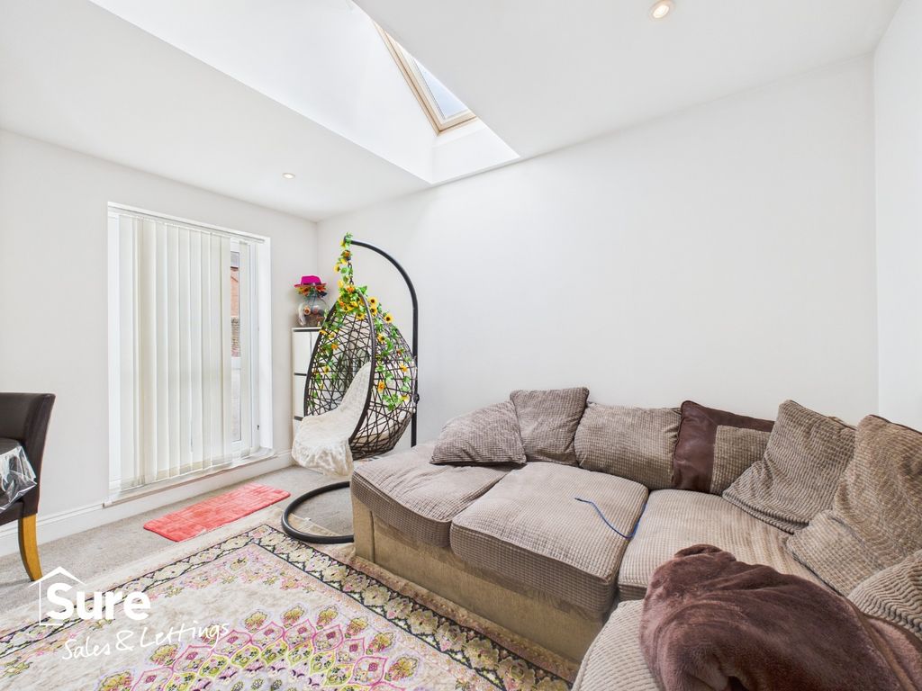Property photo 2 of 8 1029141