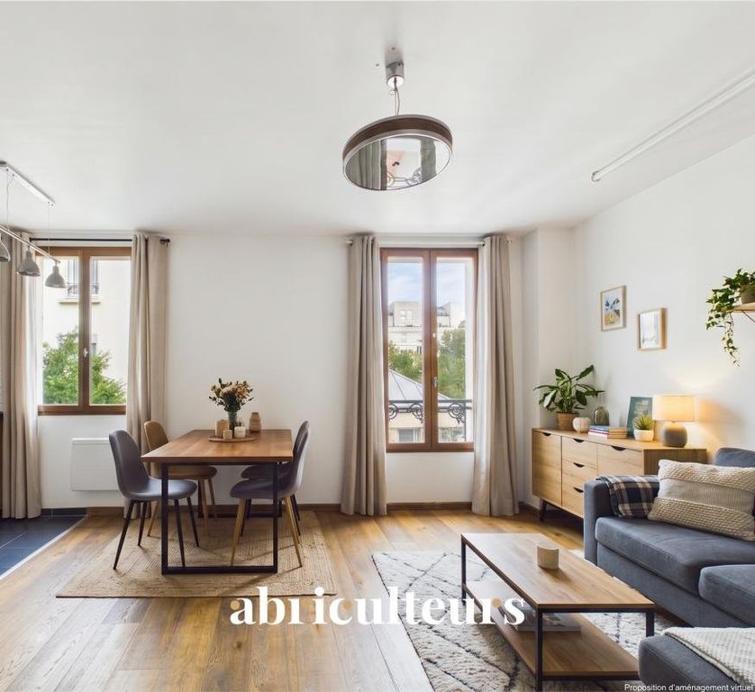 Property photo 1 of 12 Two-Room Through Apartment For Sale In Saint-Denis 93210