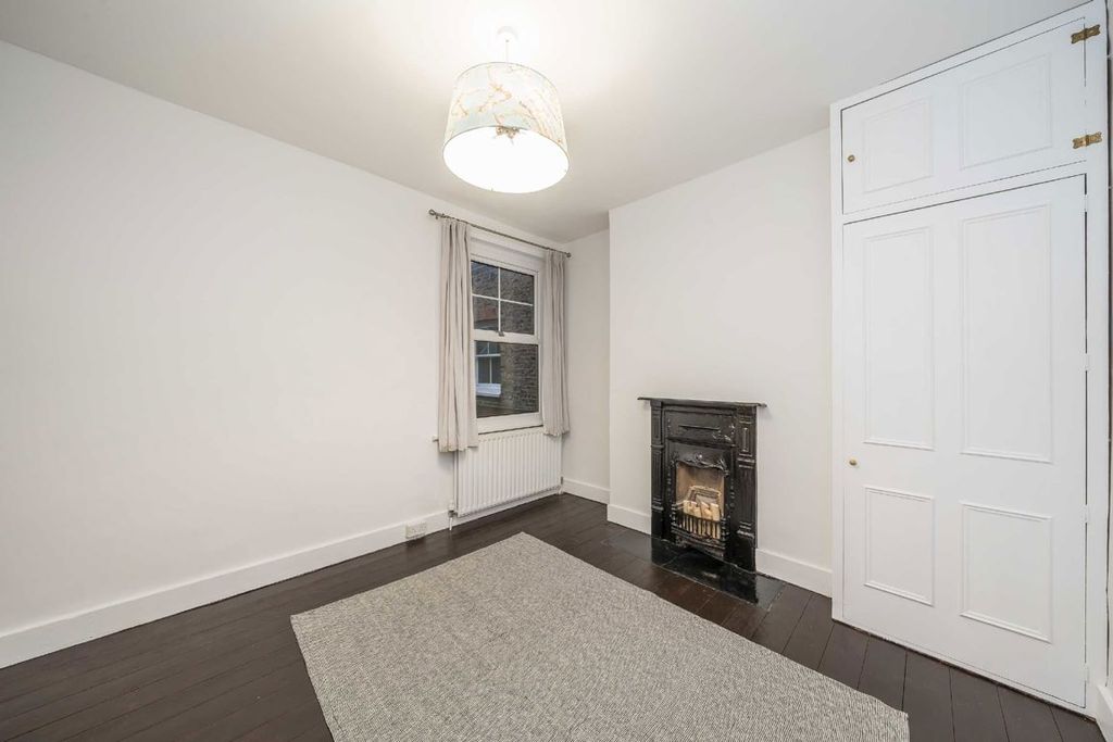 Property photo 3 of 6